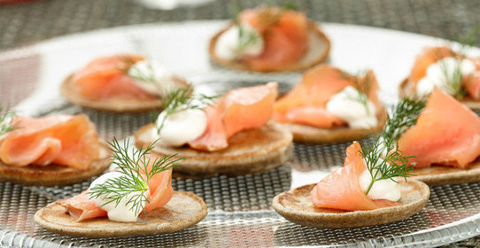 Блины с копченым лососем