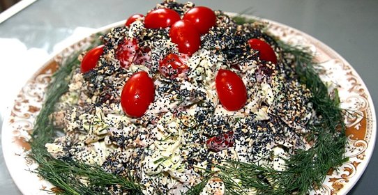 Салат с блинами и мясом