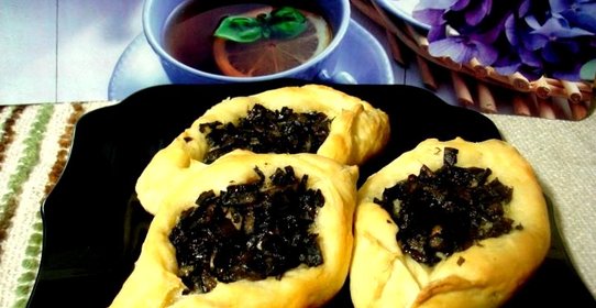 Открытые пирожки с грибами