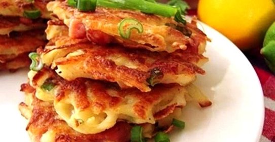 «Венские вафли» с ветчиной и сыром на сковороде