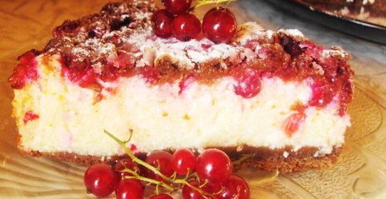 Творожный пирог со смородиной