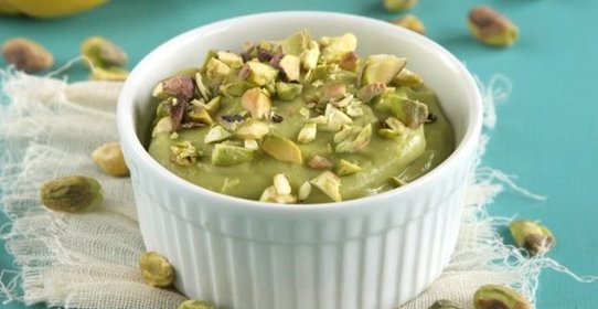 Фисташковый мусс с авокадо