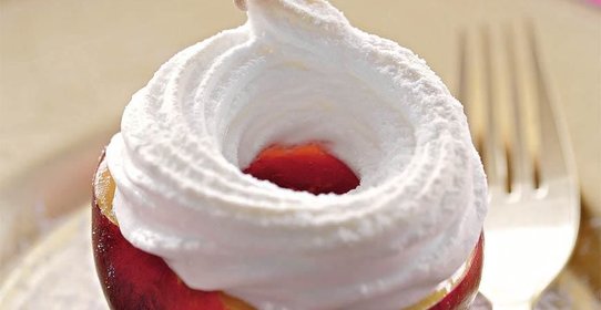 Нектарины с безе