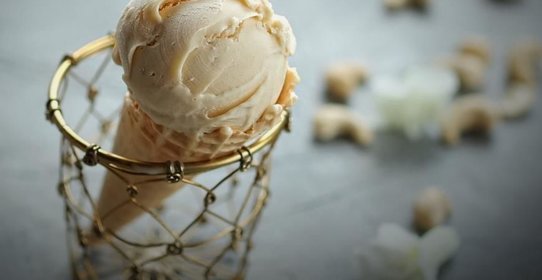 Домашнее ореховое мороженое с кешью