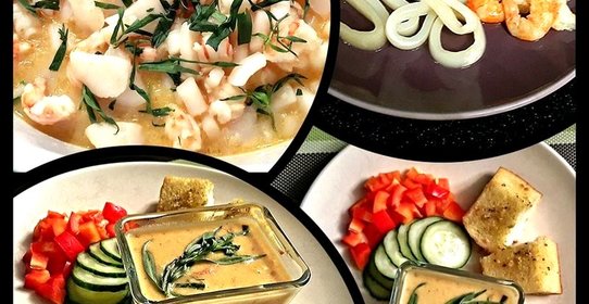 Морепродукты в сырно-сливочном соусе с чесночными гренками