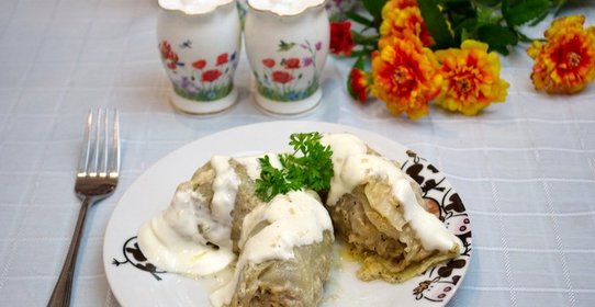 Голубцы под сметанным соусом