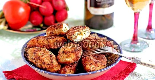 Куриные котлеты с сыром и яйцом