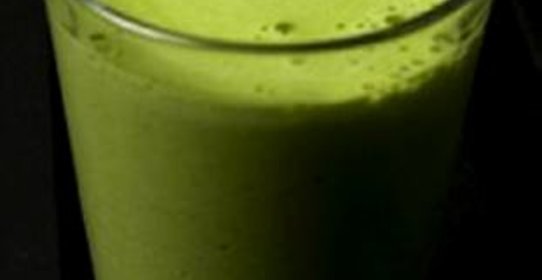 Зеленый витаминный напиток с кокосом