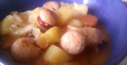 Овощи тушеные с сосисками