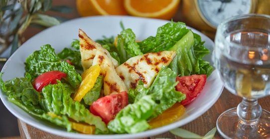 Торт с клюквой и бананами