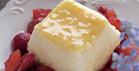 Ванильное суфле на молоке с фруктовым конфитюром