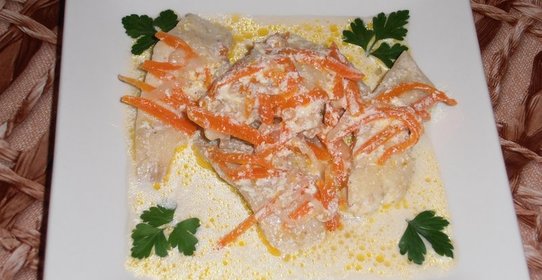 Рыба, тушеная с морковью и луком