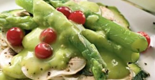 Салат из цукини с заправкой из авокадо