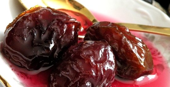 Сливовое варенье с косточками