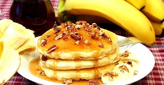 Оладьи с бананами и орехами