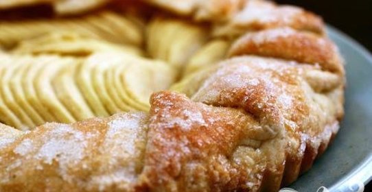 Яблочный пирог с сахарной глазурью