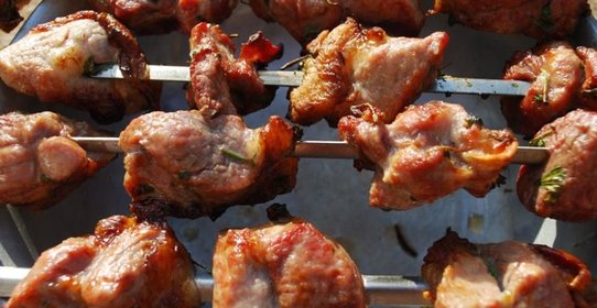 Шашлык из баранины с кинзой и луком