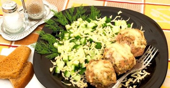 Котлеты из фарша в духовке с подливкой