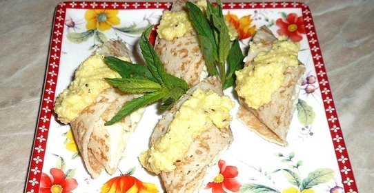 Блинчики закусочные с яичным соусом