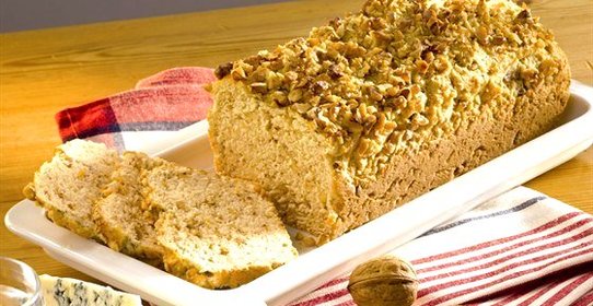 Хлеб из феты с грецкими орехами