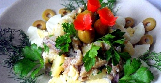 Салат картофельный с сельдью