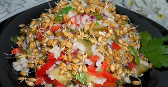 Салат с пророщенной пшеницей