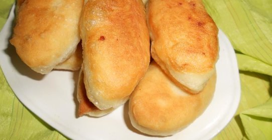 Жареные пирожки с повидлом