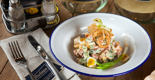 Мясные рулеты с грибами и луком