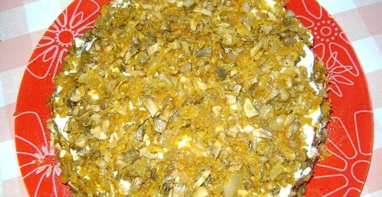 Печеночный торт с шампиньонами