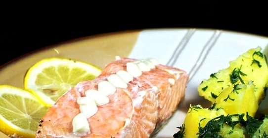 Красная рыба, запеченная в фольге