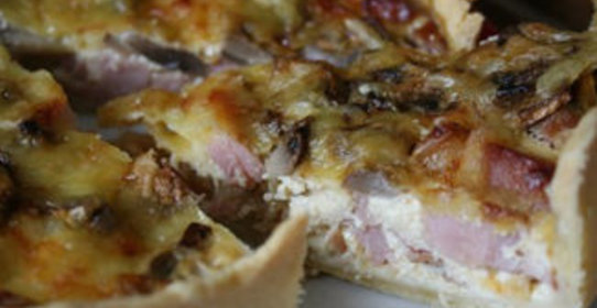 Киш с окороком и шампиньонами