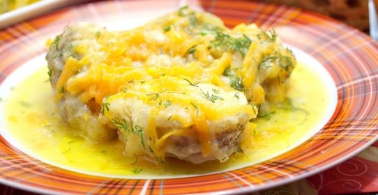 Минтай тушеный с овощами