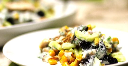 Салат с кукурузой и курицей