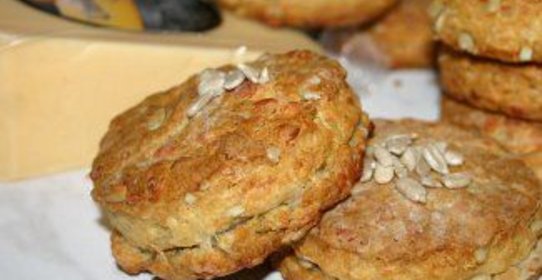 Лепешки с яблоками и сыром