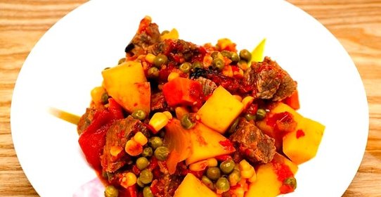 Говядина с овощами в мультиварке