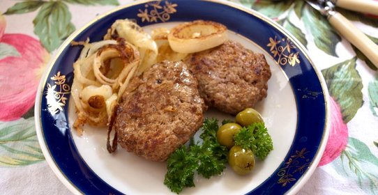 Бифштекс из говяжьего фарша