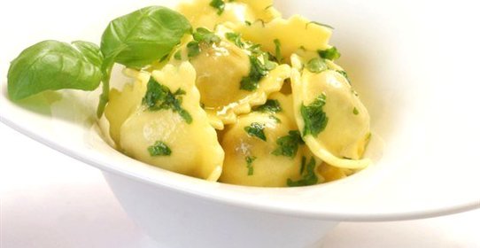 Тыквенные равиоли с рикоттой и шалфейным маслом