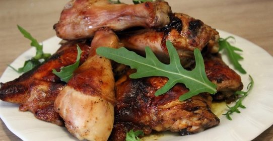 Пикантные куриные окорочка, запеченные в духовке