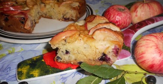 Смородиново-яблочная шарлотка