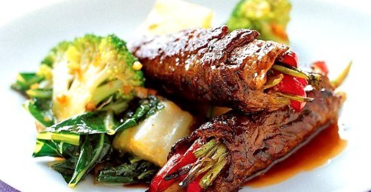 Рулетики из говядины с начинкой из болгарского перца