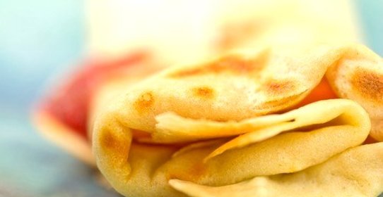 Французские блинчики с яблоками и изюмом