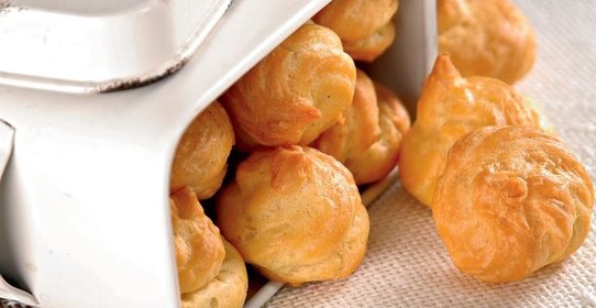 Овсяные оладьи с томатно-перечным соусом