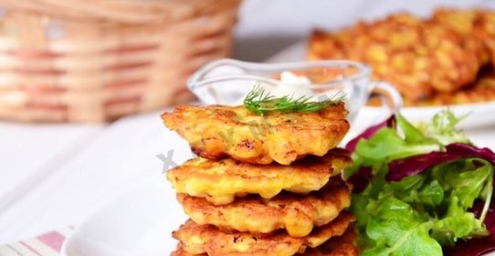 Оладьи из курицы и кукурузы