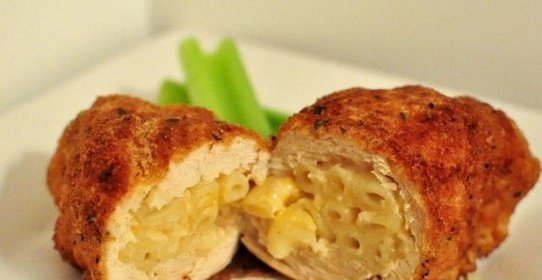 Курица на сковороде с сыром