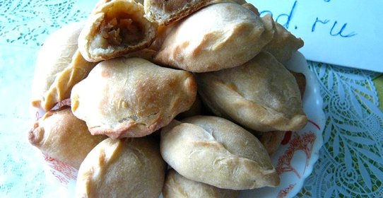 Пирожки на кефире с сухофруктами