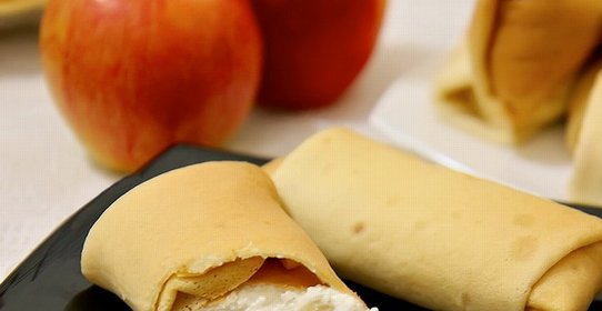 Блинчики с творогом и яблоками