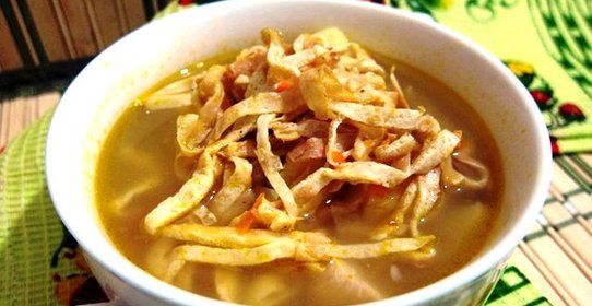 Куриный суп с яичными блинчиками