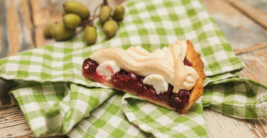 Финский клюквенный пирог с меренгами