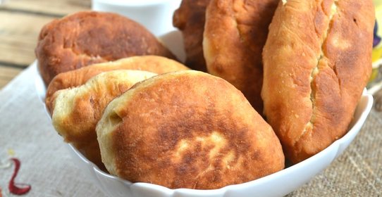 Пирожки с луком на кефире