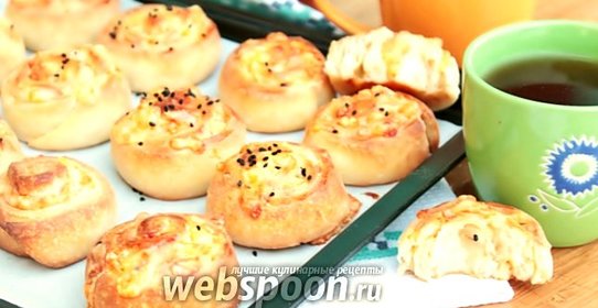 Дрожжевые рулетики с картофельно-сырной начинкой
